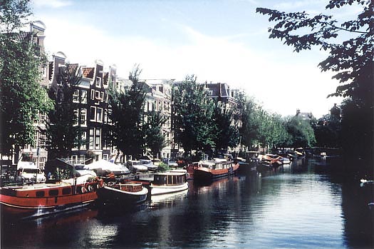 canal1.jpg (56197 bytes)